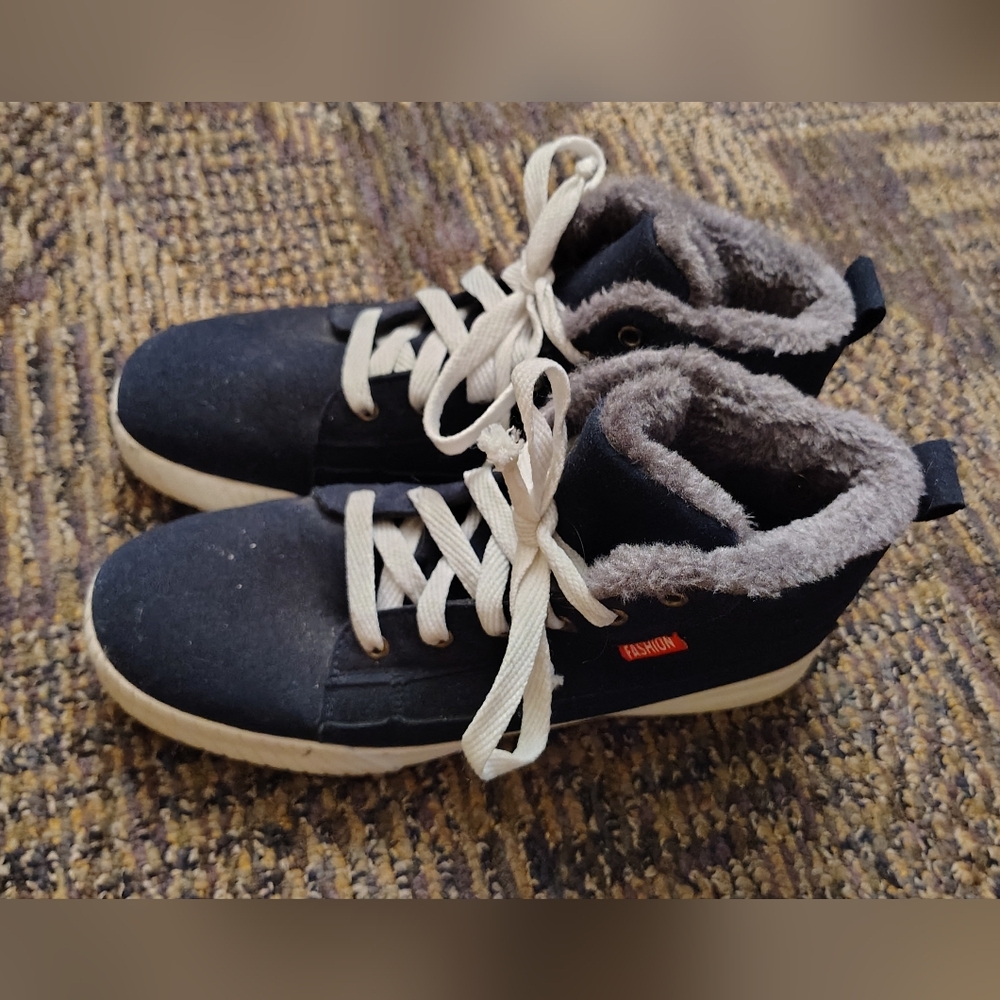 Women's Black and Grey Fleece Lined Winter Boots